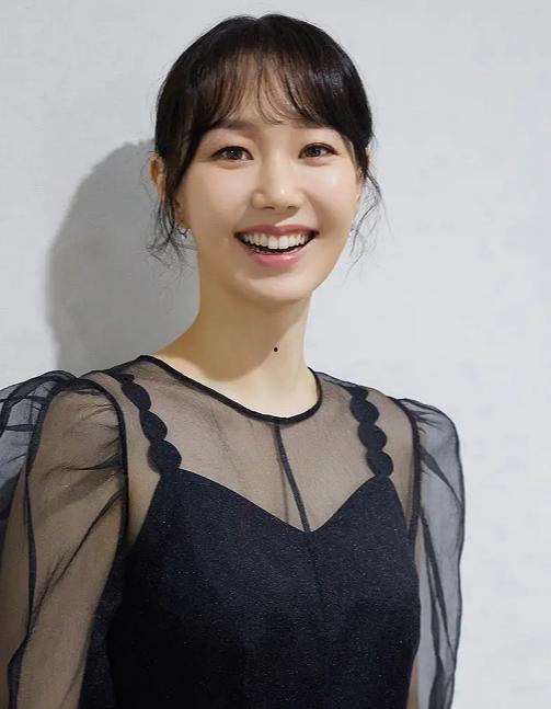韩国演员进英,韩国影视界的璀璨星辰