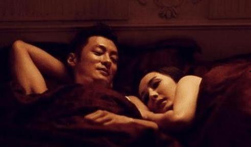 谁在你背后柳雪床戏,柳雪床戏背后的秘密