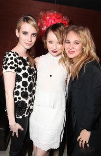 艾玛罗伯茨床戏视频