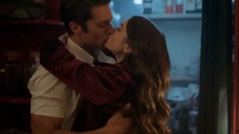 摩根特纳床吻戏,激情四溢的浪漫邂逅